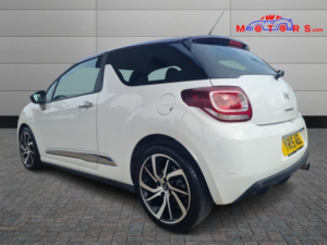 2015 Citroen Ds3 1.2 Puretech Dstyle Plus in White — image 5