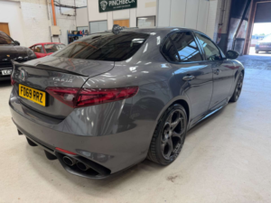 2020 Alfa Romeo Giulia 2.9 Giulia V6 Bi-T Quadrifoglio Auto 4dr in Grey — image 6