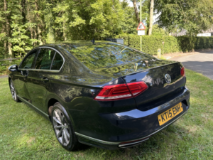 2015 Volkswagen Passat 2.0 Tdi Bluemotion Tech R-Line in Black — image 6
