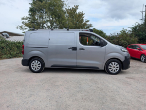 2022 Citroen Dispatch 1.5 Bluehdi 1000 Enterprise Pro M Fwd 2 Euro 6 (s/s) 6dr in Grey — image 2