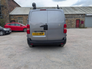 2022 Citroen Dispatch 1.5 Bluehdi 1000 Enterprise Pro M Fwd 2 Euro 6 (s/s) 6dr in Grey — image 4