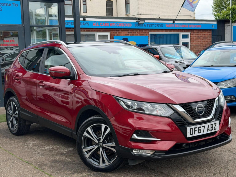 2017 Nissan Qashqai 1.5 Dci N-Connecta Euro 6 (s/s) 5dr in Red — image 1