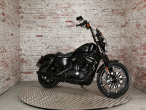 2016 Harley-Davidson Sportster Xl883n Iron 883 in Black — image 3