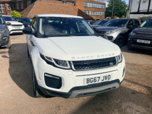 2017 Land Rover Range Rover Evoque Td4 Se Tech in White — image 2