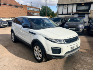 2017 Land Rover Range Rover Evoque Td4 Se Tech in White — image 5