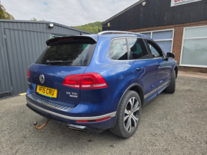 2015 Volkswagen Touareg 3.0 Tdi V6 Bluemotion Tech R-Line SUV 5dr Diesel Tiptronic 4WD Euro 6 (s/s) (262 Ps) in Blue — image 2