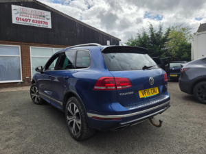 2015 Volkswagen Touareg 3.0 Tdi V6 Bluemotion Tech R-Line SUV 5dr Diesel Tiptronic 4WD Euro 6 (s/s) (262 Ps) in Blue — image 3