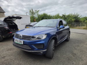 2015 Volkswagen Touareg 3.0 Tdi V6 Bluemotion Tech R-Line SUV 5dr Diesel Tiptronic 4WD Euro 6 (s/s) (262 Ps) in Blue — image 4