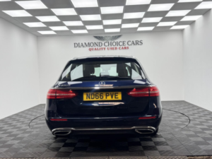 2016 Mercedes-Benz E Class 2.0 E220d Se in Blue — image 5
