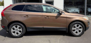 2010 Volvo Xc60 2.4 D5 Se Lux Geartronic AWD Euro 4 5dr in Bronze — image 6