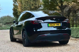 2024 Tesla Model Y (dual Motor) Long Range Auto 4wde 5dr in Black — image 4