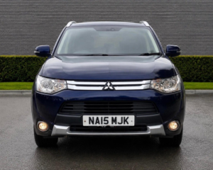 2015 Mitsubishi Outlander 2.2 Di-D Gx3 Auto 4WD Euro 5 (s/s) 5dr in Blue — image 2