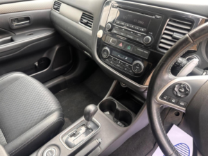 2015 Mitsubishi Outlander 2.2 Di-D Gx3 Auto 4WD Euro 5 (s/s) 5dr in Blue — image 4