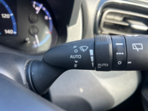 2022 Toyota Yaris Cross 1.5 Vvt-H Design SUV 5dr Petrol Hybrid E-CVT Euro 6 (s/s) (116 Ps) in Silver — image 5