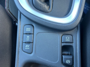 2022 Toyota Yaris Cross 1.5 Vvt-H Design SUV 5dr Petrol Hybrid E-CVT Euro 6 (s/s) (116 Ps) in Silver — image 6