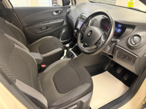 2018 Renault Captur 1.2 Tce Energy Dynamique S Nav SUV 5dr Petrol Manual Euro 6 (s/s) (120 Ps) in White — image 5