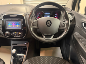 2018 Renault Captur 1.2 Tce Energy Dynamique S Nav SUV 5dr Petrol Manual Euro 6 (s/s) (120 Ps) in White — image 6