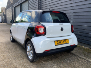 2019 Smart Forfour Hatchback (2014 - 2020) 1.0 Passion Euro 6 (s/s) 5dr A/c Manual in White — image 3