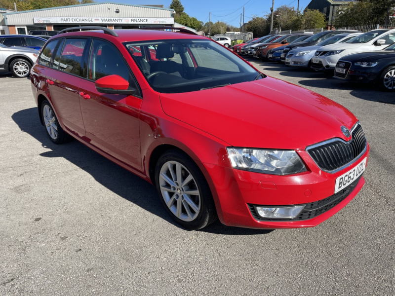 2013 Skoda Octavia 1.6 Tdi Elegance in Red — image 1