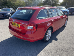 2013 Skoda Octavia 1.6 Tdi Elegance in Red — image 2