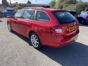 2013 Skoda Octavia 1.6 Tdi Elegance in Red — image 3