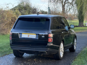 2018 Land Rover Range Rover 3.0 Td V6 Vogue Se in Black — image 2