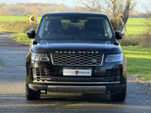 2018 Land Rover Range Rover 3.0 Td V6 Vogue Se in Black — image 3