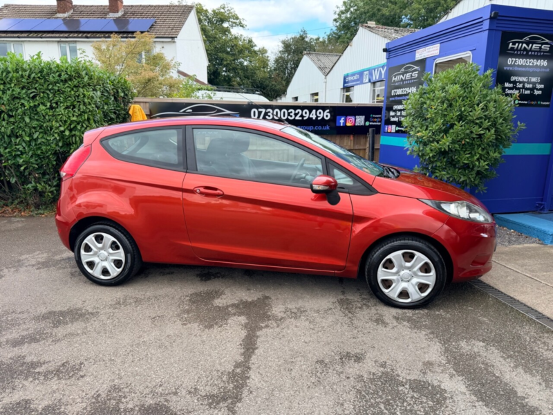 2010 Ford Fiesta 1.4 Tdci Edge Hatchback 3dr Diesel Manual (110 G/km, 67 Bhp) in Red — image 1