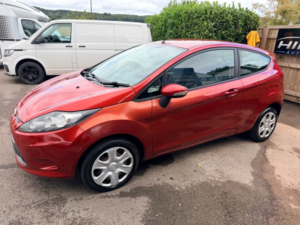 2010 Ford Fiesta 1.4 Tdci Edge Hatchback 3dr Diesel Manual (110 G/km, 67 Bhp) in Red — image 4