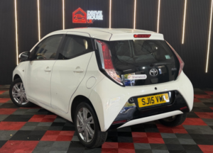 2015 Toyota Aygo 1.0 Vvt-I X-Pression in White — image 2