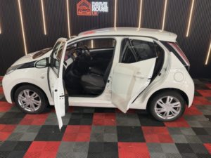 2015 Toyota Aygo 1.0 Vvt-I X-Pression in White — image 6