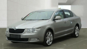 2012 Skoda Superb 2.0 Tdi Elegance DSG Euro 5 5dr in Beige — image 3