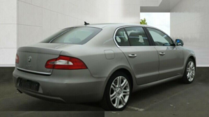 2012 Skoda Superb 2.0 Tdi Elegance DSG Euro 5 5dr in Beige — image 4