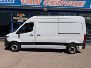 2023 Mercedes-Benz Sprinter 2.0 315 Cdi Progressive Panel Van 5dr Diesel Manual Fwd L2 H2 Euro 6 150 Ps in White — image 3