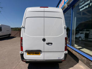 2023 Mercedes-Benz Sprinter 2.0 315 Cdi Progressive Panel Van 5dr Diesel Manual Fwd L2 H2 Euro 6 150 Ps in White — image 5
