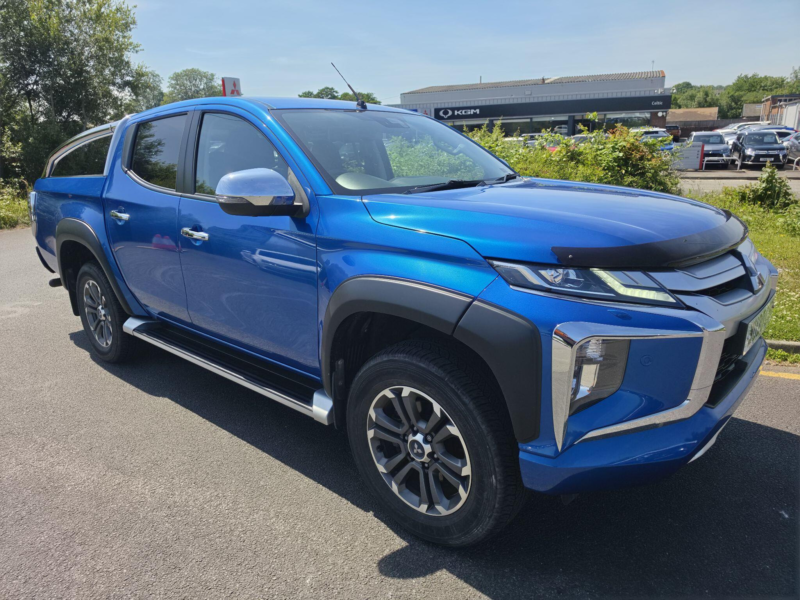 2020 Mitsubishi L200 2.2 Di-D Dc Barbarian X Auto 4WD Euro 6 (s/s) 4dr in Blue — image 1