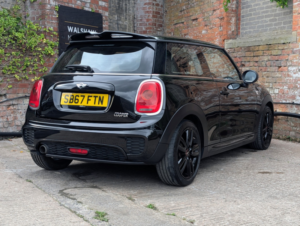 2017 MINI Hatch 1.5 Cooper 3-Door Hatch in Black — image 6