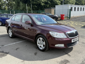 2011 Skoda Octavia 2.0 Tdi Elegance in Red — image 2