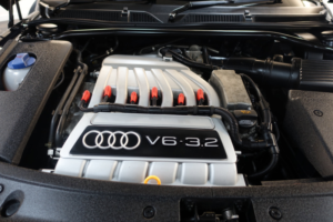2004 Audi Tt 3.2 V6 Roadster 2dr Petrol DSG Quattro (240 G/km, 247 Bhp) in Black — image 4