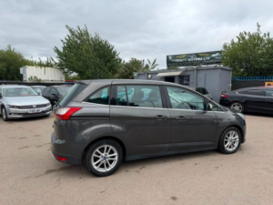 2016 Ford Grand C-Max 1.5 Tdci Zetec Euro 6 (s/s) 5dr in Grey — image 6