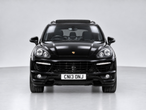2013 Porsche Cayenne 4.8t V8 Turbo S Tiptronics 4WD Euro 5 (s/s) 5dr in Black — image 3
