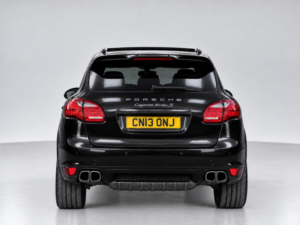 2013 Porsche Cayenne 4.8t V8 Turbo S Tiptronics 4WD Euro 5 (s/s) 5dr in Black — image 4