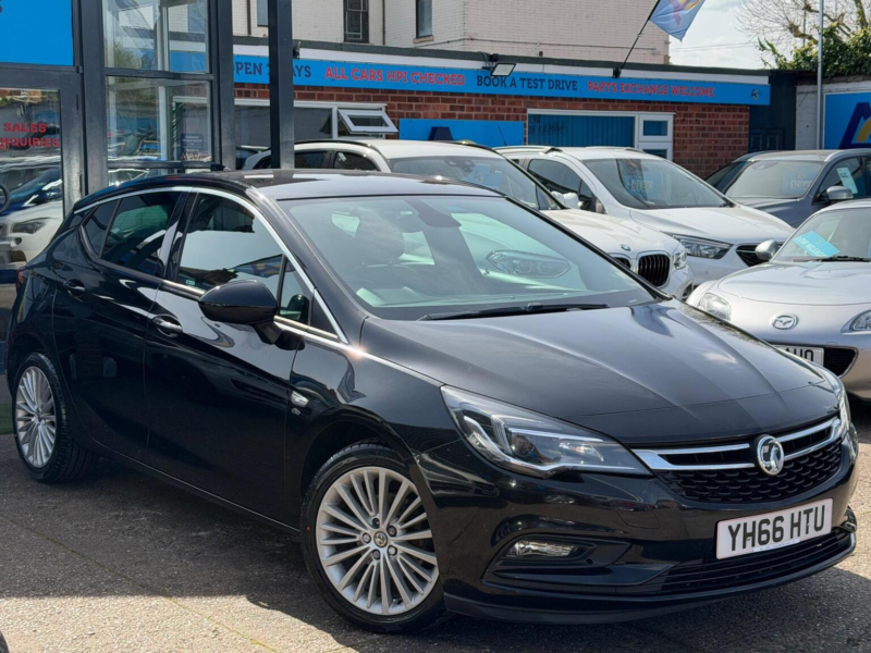 2016 Vauxhall Astra 1.4i Turbo Elite Nav Euro 6 5dr in Black — image 1