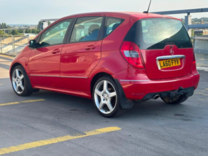 2010 Mercedes-Benz A Class 1.5 A160 Blueefficiency Avantgarde Se 5dr in Red — image 2