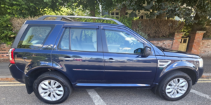 2012 Land Rover Freelander 2 2.2 Sd4 Xs in Blue — image 2