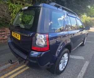 2012 Land Rover Freelander 2 2.2 Sd4 Xs in Blue — image 5