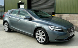 2017 Volvo V40 2.0 T2 Inscription Euro 6 (s/s) 5dr in Grey — image 5