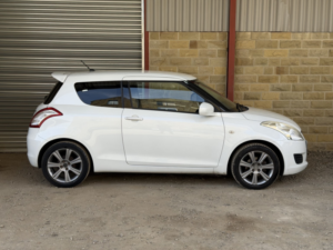 2013 Suzuki Swift 1.2 Sz-L in White — image 4
