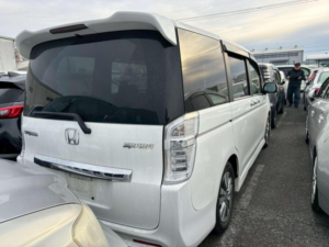 2012 Honda Stepwagon 2.0 Spada Z Inter Navi Selection 5dr 8 Seats in White — image 3