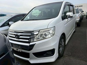 2012 Honda Stepwagon 2.0 Spada Z Inter Navi Selection 5dr 8 Seats in White — image 6